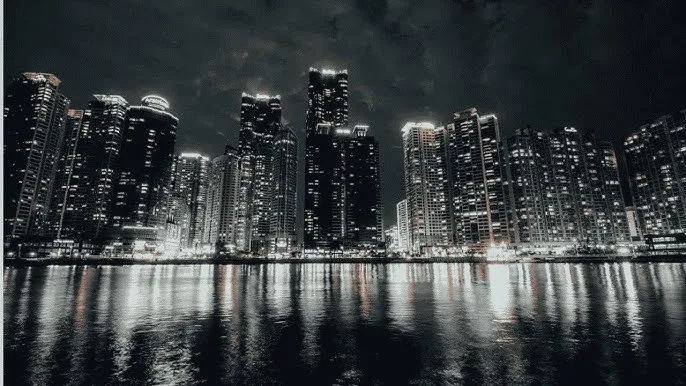 秋瓷炫三级 - 城市之光：霓虹背后的人间烟火